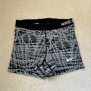 Nike Pro Shorts 3” - Size M
